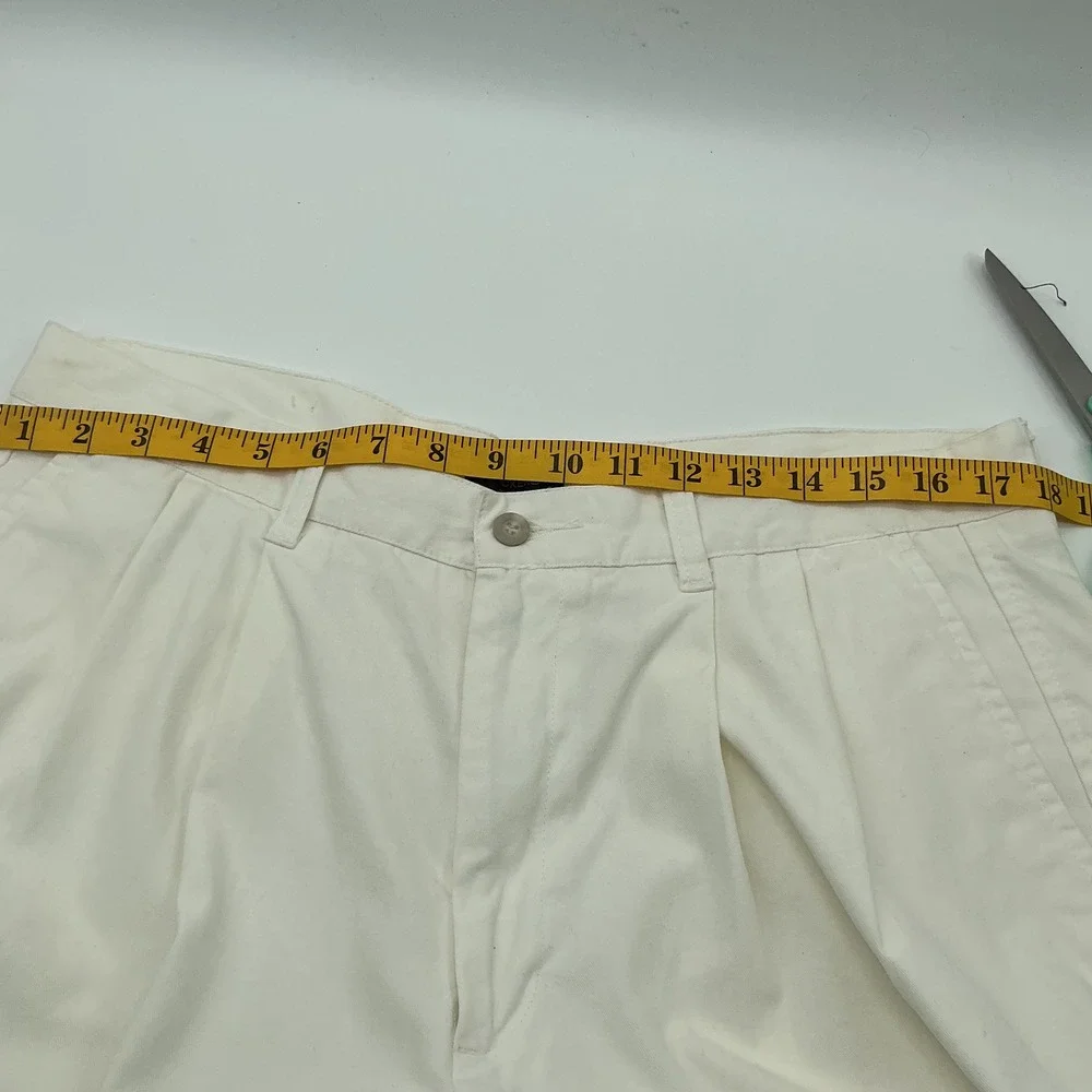 Dockers Mens Pleated Relaxed Fit Shorts W36 Off White Cream 100% Cotton‎ Chino